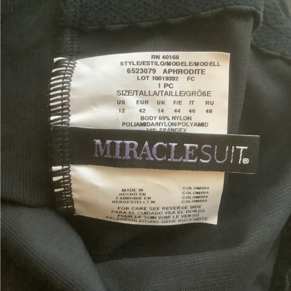 Miraclesuit Black Halter Swimsuit Sz 12 women’s - Picture 8 of 10
